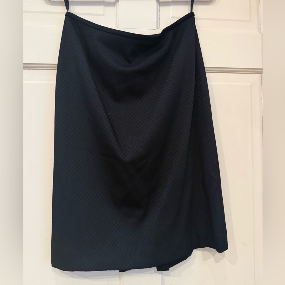 Tahari Arthur S. Levine 2 piece Black Suit - Picture 5 of 8